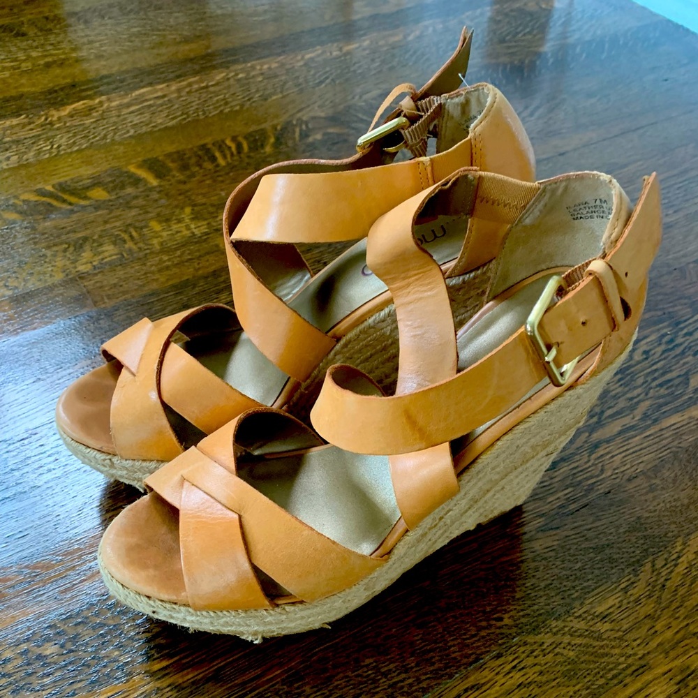 Me too… leather wedge sandals!